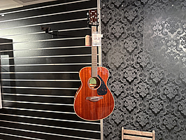 Yamaha FS850 Gitarr Natural