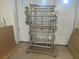 Parti med avspärrningsstolpar.