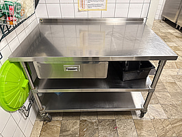 Rostfri vagn med låda