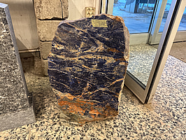 Gravsten | 34x34x55 cm