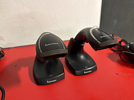 Barkodskanner Intermec SG20, två dockningsstationer