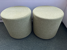 2 st. Sittpuffar Johanson, ljusgrön