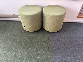 2 st. Sittpuffar Johanson, ljusgrön