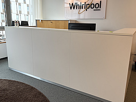 Kassadisk inkl. 2 st. skrivbord