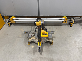 Kap- & gersåg Dewalt DW717 XPS med sågbänk