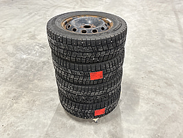 4 st vinterhjul 215/65R16C | Nissan NV300