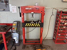 Hydraulisk verkstadspress Mega KP-30A | 30 t