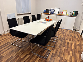 Konferensbord, stolar & möbel