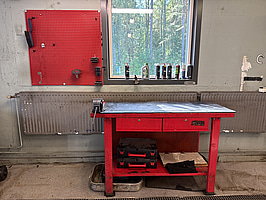 Verkstadbänk Pela med verktygstavla