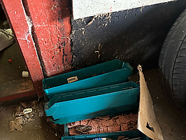 Diverse reservdelslager Penta, allt i rummet.