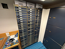 3 st. Bankfack Rosengren, tillhörande lådor, ej komplett