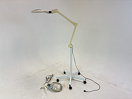 2 st. Förstoringslampa med stativ