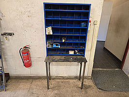 Sortimentshylla samt bord