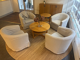 Loungemöbler med 4 st stolar och 2 st. bord