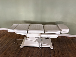 Behandlingsstol, höj- och sänkbar