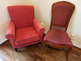 Fåtölj och stol, röd