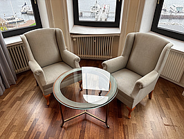 2 st. Fåtöljer inkl. bord