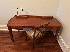 Skrivbord inkl. stol