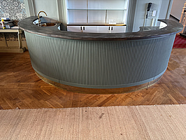 Bardisk i med diskho i mässing