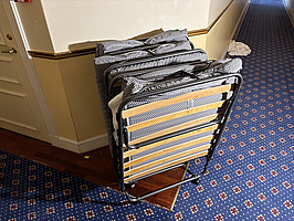 3 st. Sängar Jysk, ihopfällbara på hjul