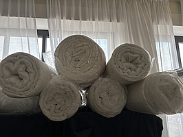 Parti med bäddmadrasser