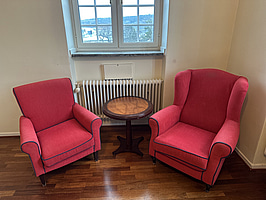 2 st. Fåtöljer inkl. Sidobord Grange