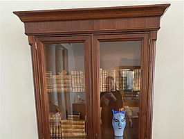 Bokhylla med glasdörrar - Från Svintrasviten på Grand Hotel Saltsjöbaden, rum 416