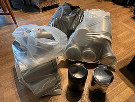 Parti med papperskorgar, olika storlekar och färger