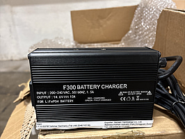 31 st. Batteriladdare