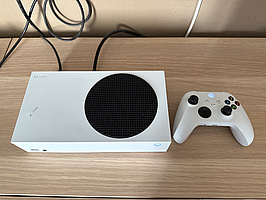 Xbox Series S med Handkontroll