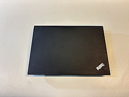 Bärbar dator Lenovo ThinkPad T14 14 tum. OBS! Repad skärm