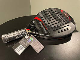 Padelracket Bullpadel - Vertex 04 Hybrid 2024, ord. pris 2695 kr
