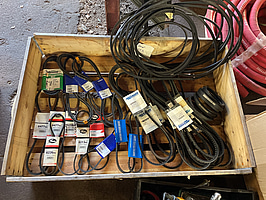 Parti drivremmar och kilremmar, olika storlekar