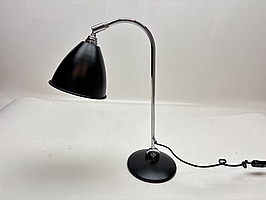 Bordslampa Gubi Bestlite. Ord. pris inkl. moms: ca 7177 kr
