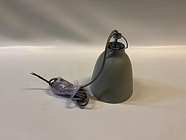 Taklampa Fritz Hansen. Ord. pris inkl. moms: ca 3899 kr.