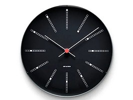 Väggklocka Arne Jacobsen Bankers svart 29 cm. Ord. pris inkl. moms: ca 2999 kr.