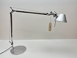Skrivbordslampa Artemide Tolomeo. Ord. pris inkl. moms: ca 3500 kr.