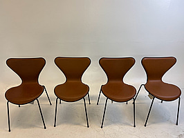 4 st. Stolar Fritz Hansen, sjuan 3107, Totalt ord. pris inkl. moms: ca 41900 kr