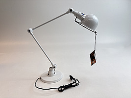 Skrivbordslampa Jielde Signal. Ord. pris inkl. moms: ca 4100 kr