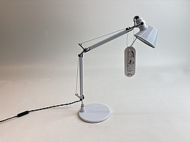 Skrivbordslampa Artemide Tolomeo. Ord. pris inkl. moms: ca 3500 kr.