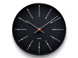 Väggklocka Arne Jacobsen Bankers, svart. Ord. pris inkl. moms: ca 2999 kr.