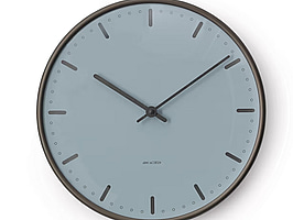 Väggklocka Arne Jacobsen, Cityhall royal. Ord. pris inkl. moms: ca 3699 kr.