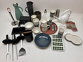 Parti med diverse köksprodukter från bland annat Eva Solo, Vipp, Design House Stockholm, Born in Sweden, Solstickan m.m