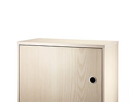 Skåp med svängdörr String, ask 58x30 cm. Ord. pris inkl. moms: ca 3949 kr.