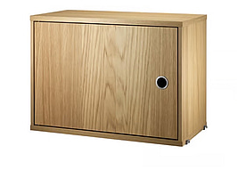 Skåp med dörr String, ek 58x30 cm. Ord. pris inkl. moms: ca 3949 kr.