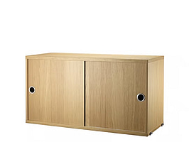 Skåp med skjutdörr String, 78x30 cm. Ord. pris inkl. moms: ca 4049 kr.