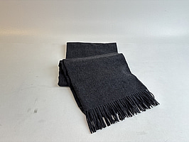 Filt Elvang mörk grå alpacka/ull. Ord. pris inkl. moms: ca 1549 kr.