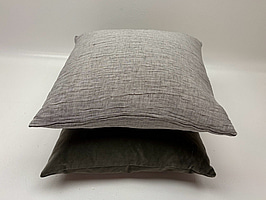 2 st. Soffkuddar Elvang och Vipp, Totalt ord. pris inkl. moms: ca 1600 kr