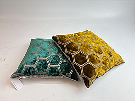 2 st. Soffkuddar Designers Guild Ord. pris inkl. moms: ca 2380 kr.