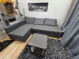 Bäddsoffa med soffbord